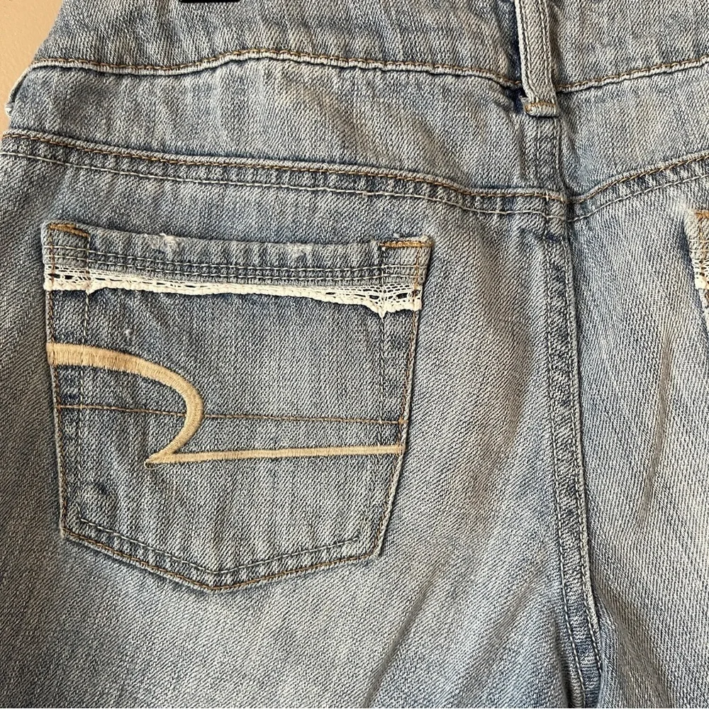 AMERICAN EAGLE | Denim Lace Trim Denim Shorts Sz 4